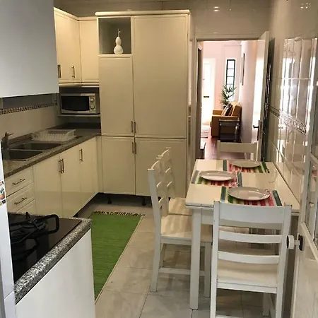 Casa Da Ponte Amarela Holiday home *